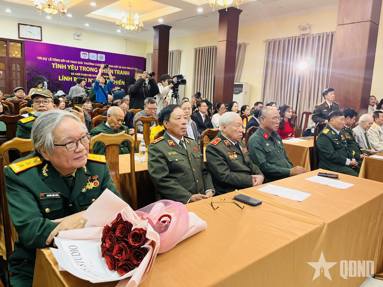 Tổng kết và trao giải thưởng Cuộc vận động viết và sưu tầm kỷ vật “Tình yêu trong chiến tranh”